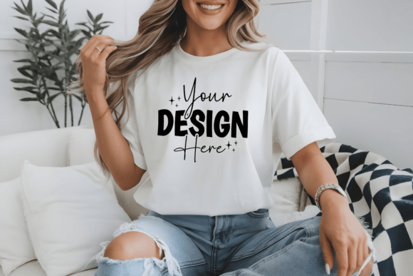 Gildan Fall T-shirt Mockup